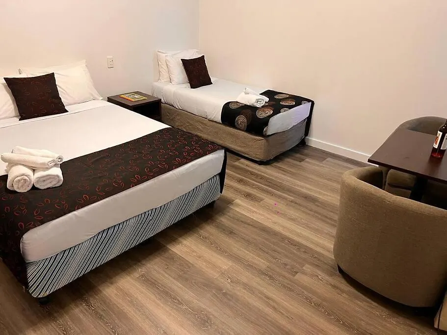 Contacten van Ensuite Gouger Entire Apartment